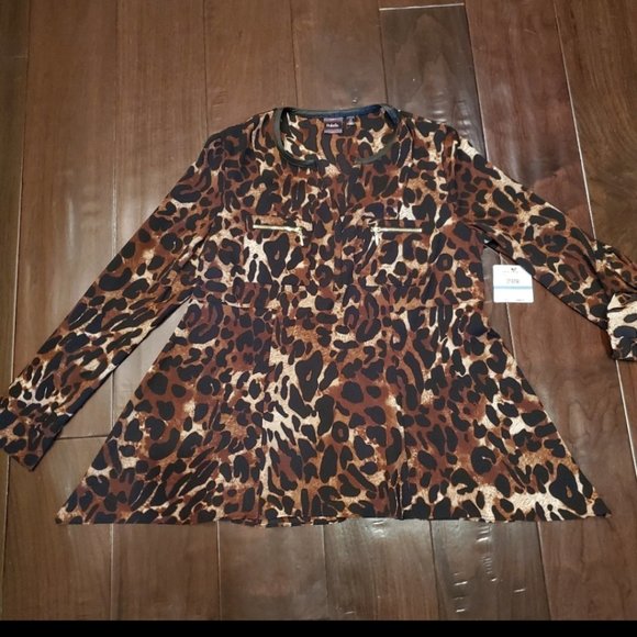 NWT LEOPARD PRINT TOP SZ L - Picture 1 of 7